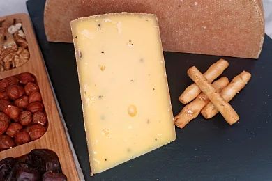 Сыр Грюйер с итальянским трюфелем", 54%