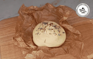 Шоколадный медиант "Сырный сомелье" Пармезан-Лаванда 50 г