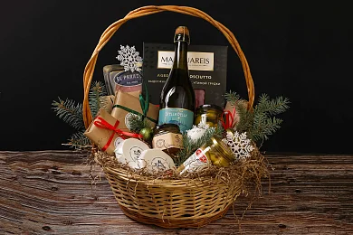 Гастрономическая корзина "Сырная сказка"