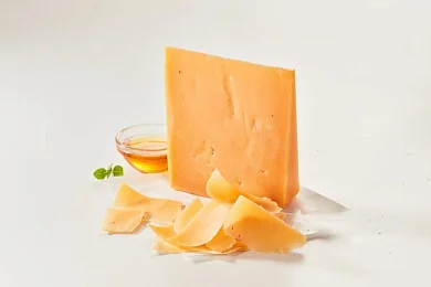 Сыр Чеддер молодой 50%, Крым