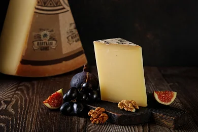 Сыр деревенский Горный 49% "Margot Fromages S.A"